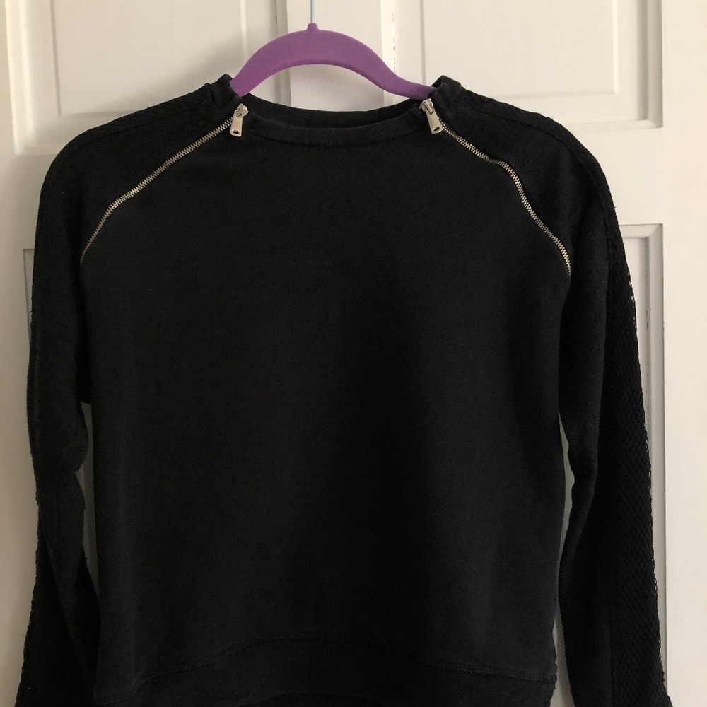 ZARA longsleeve black zipper sweatshirt size small